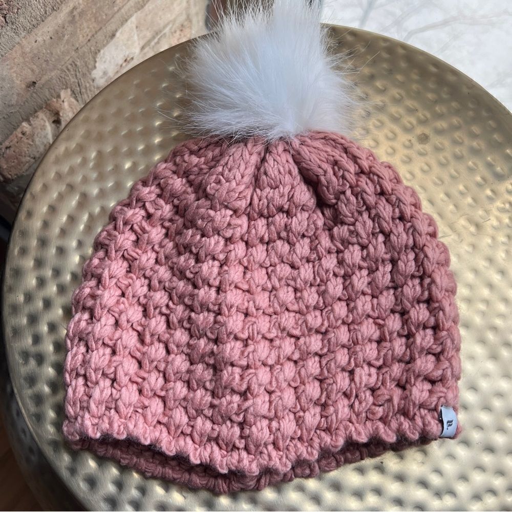 Fabletics Winter Hat | Pink
